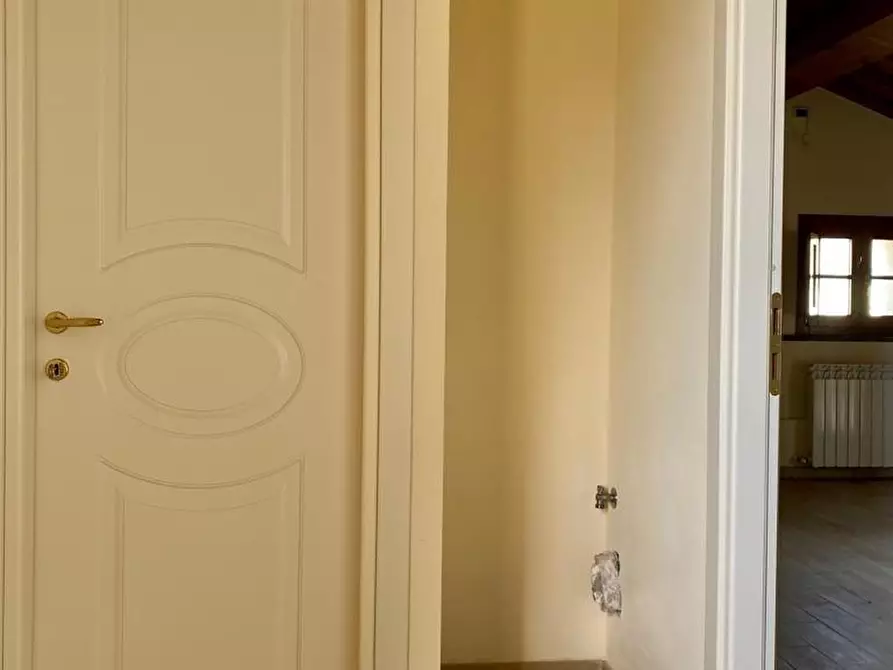 Immagine 9 di Mansarda in vendita  a San Giuliano Terme