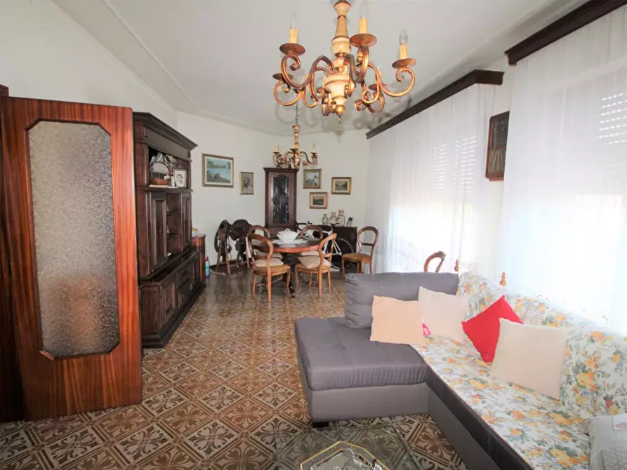 Immagine 12 di Villa in vendita  a Vecchiano