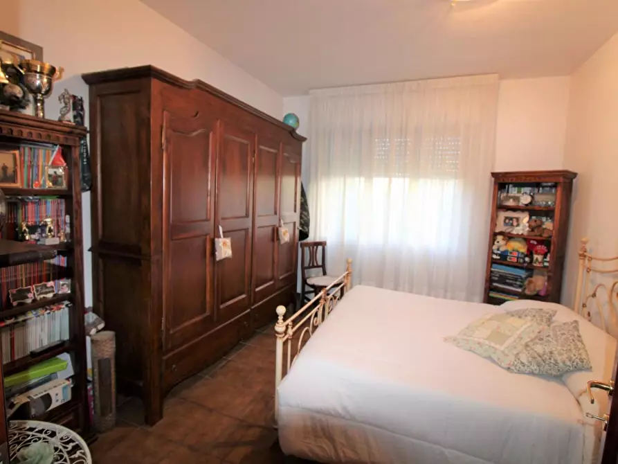 Immagine 5 di Villa in vendita  a Vecchiano