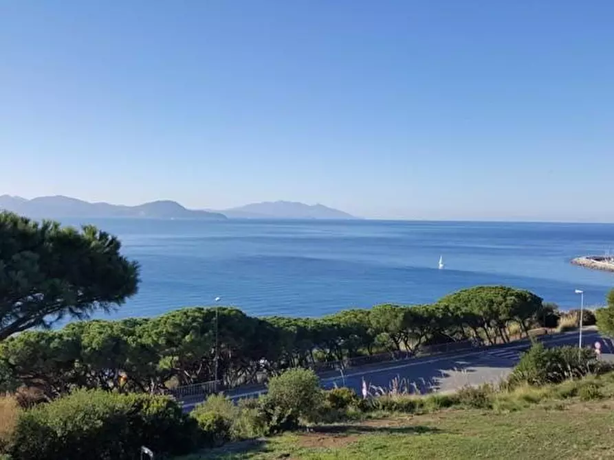 Immagine 1 di Casa bifamiliare in vendita  a Piombino