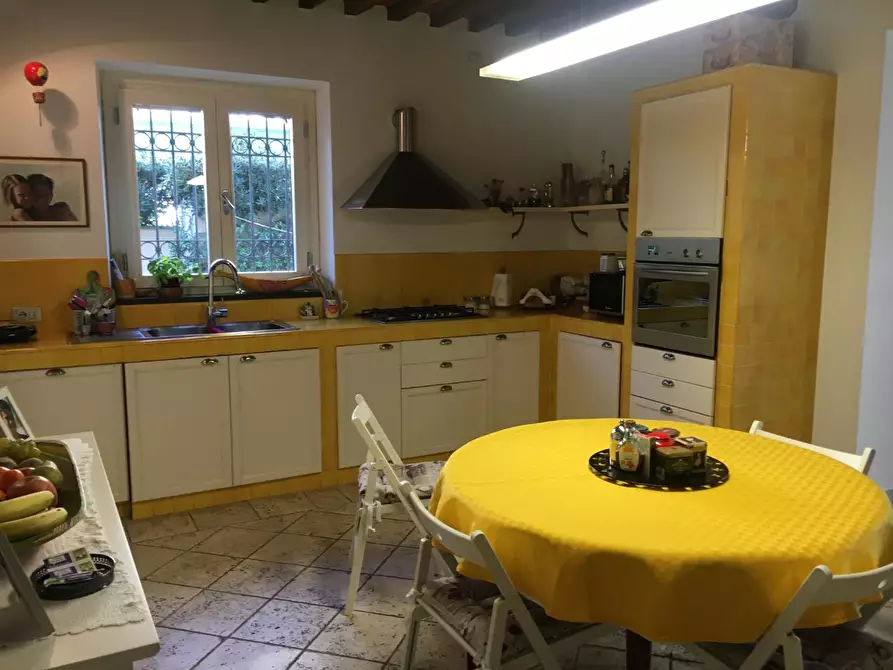 Immagine 5 di Casa bifamiliare in vendita  a Camaiore