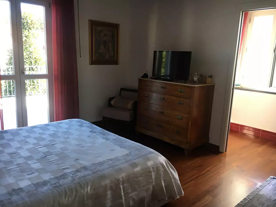 Immagine 10 di Casa bifamiliare in vendita  a Camaiore