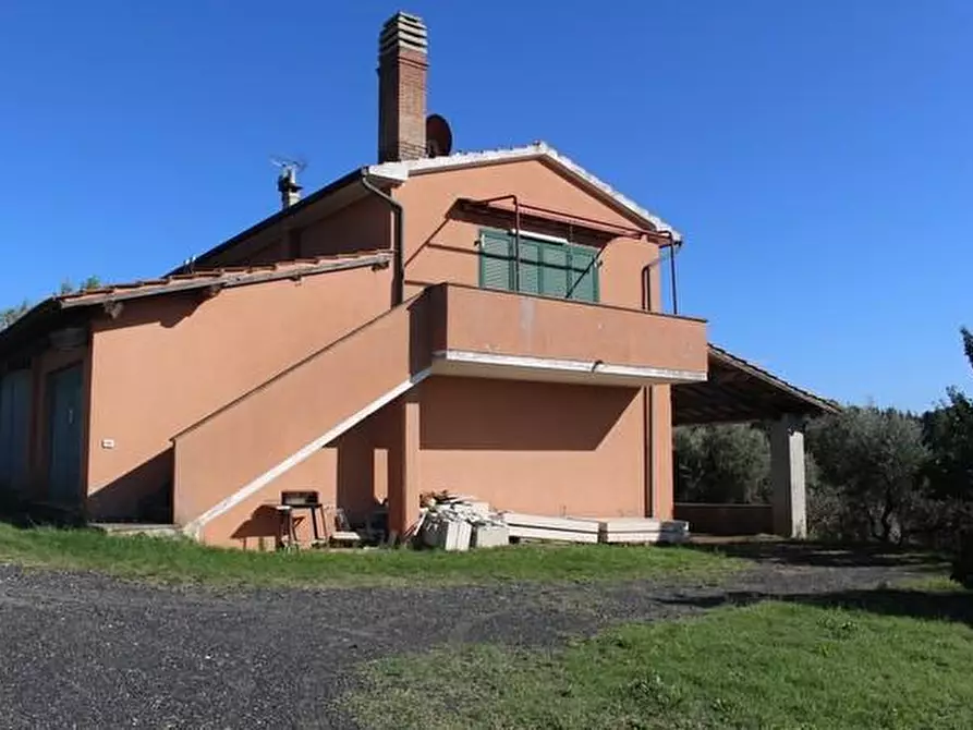 Immagine 1 di Casa colonica in vendita  a Guardistallo