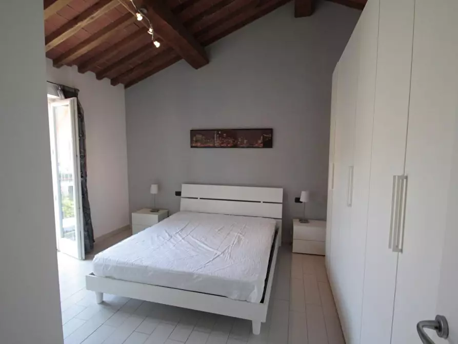 Immagine 6 di Appartamento in affitto  a Lucca