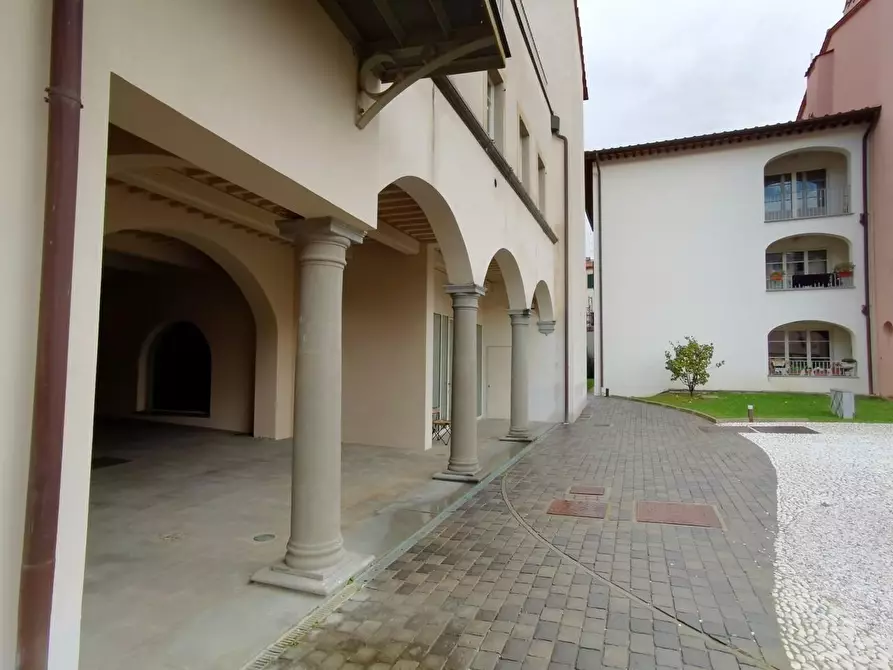 Immagine 6 di Locale commerciale in vendita  a Pisa