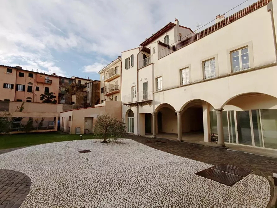 Immagine 5 di Locale commerciale in vendita  a Pisa