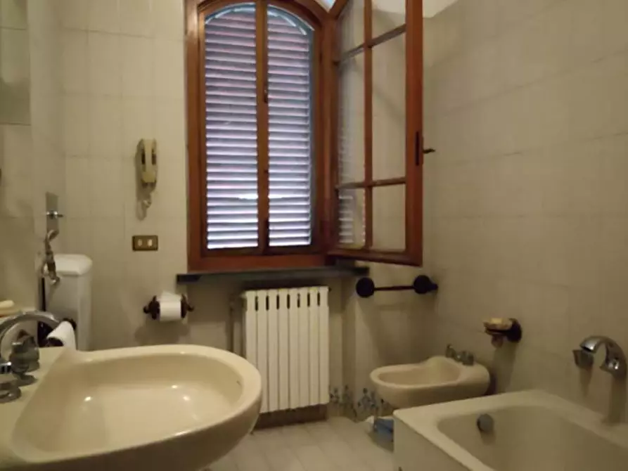 Immagine 4 di Villa in vendita  a Cascina