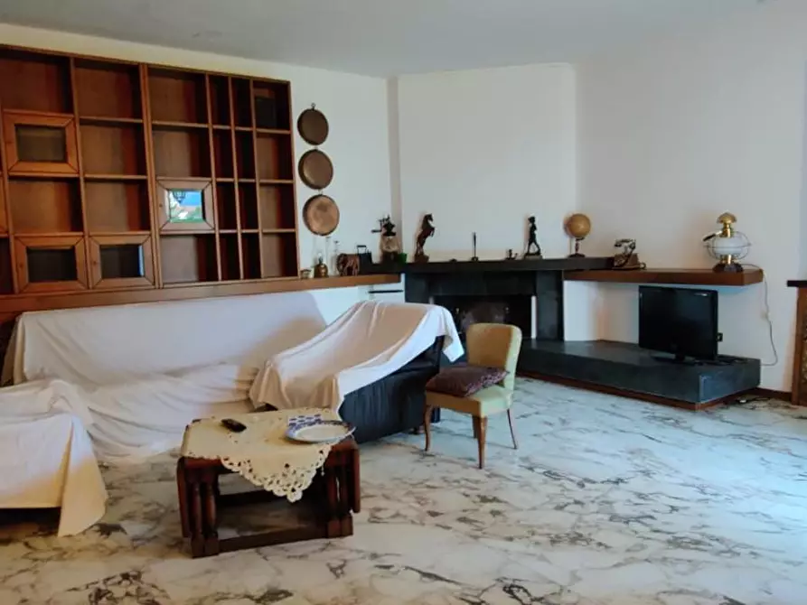 Immagine 25 di Villa in vendita  a Cascina