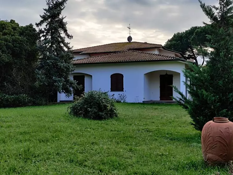 Immagine 22 di Villa in vendita  a Cascina