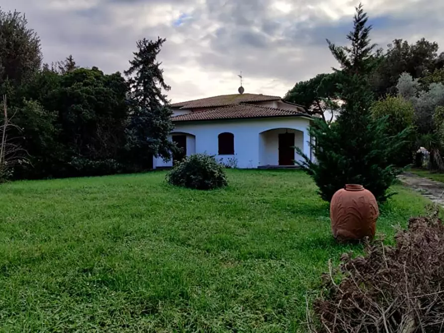 Immagine 20 di Villa in vendita  a Cascina