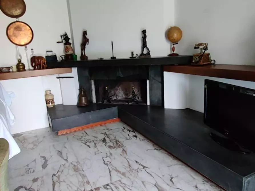 Immagine 2 di Villa in vendita  a Cascina