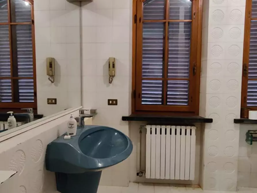 Immagine 29 di Villa in vendita  a Cascina