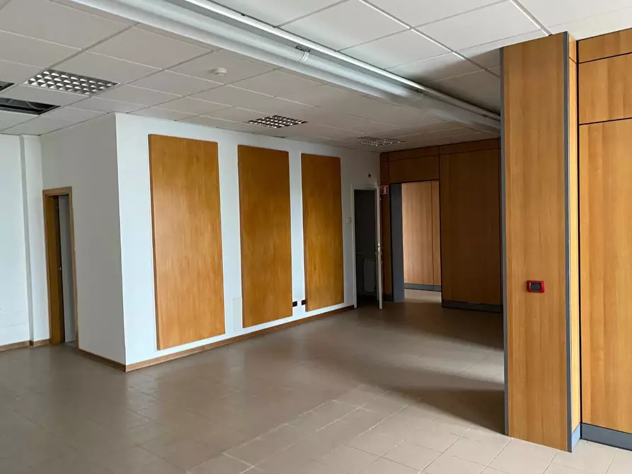 Immagine 2 di Ufficio in affitto  a Arezzo