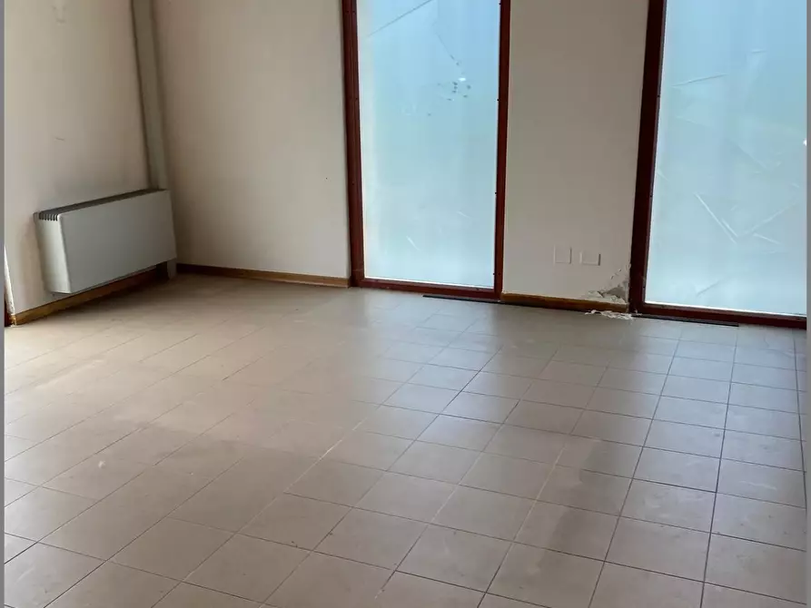 Immagine 4 di Ufficio in affitto  a Arezzo