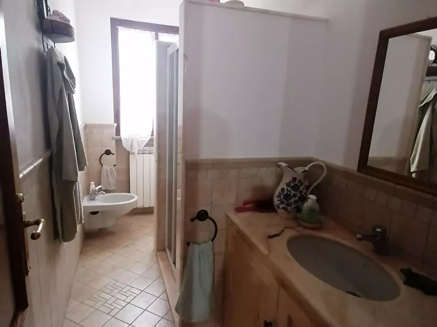 Immagine 21 di Villa in vendita  a Lucca