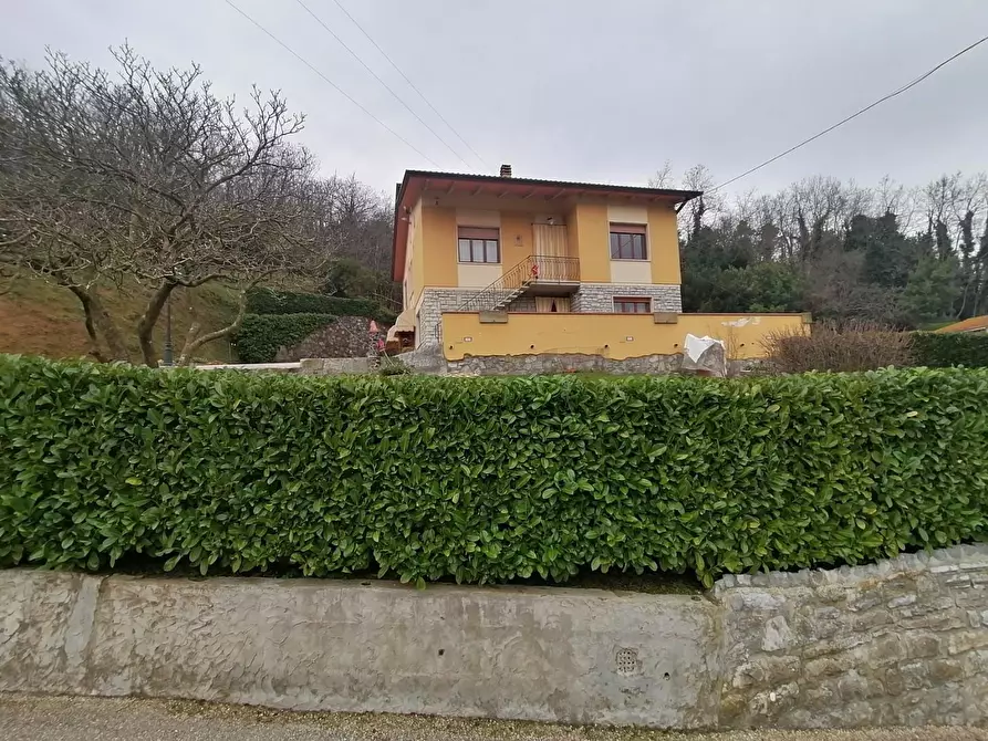 Immagine 1 di Villa in vendita  a Lucca