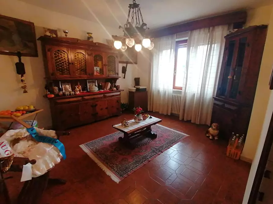 Immagine 6 di Villa in vendita  a Lucca