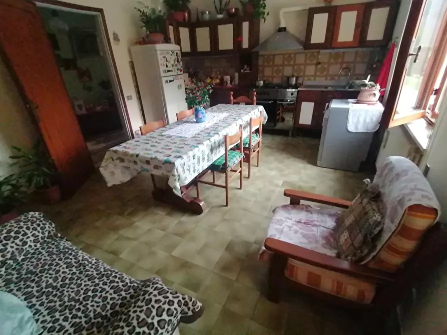 Immagine 7 di Villa in vendita  a Lucca