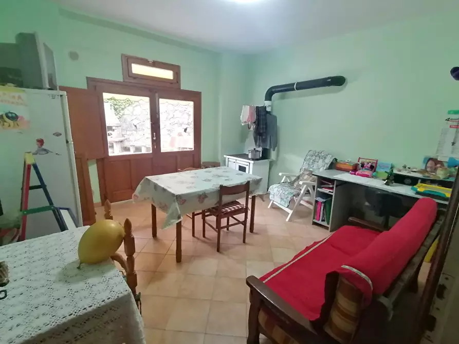 Immagine 3 di Villa in vendita  a Lucca