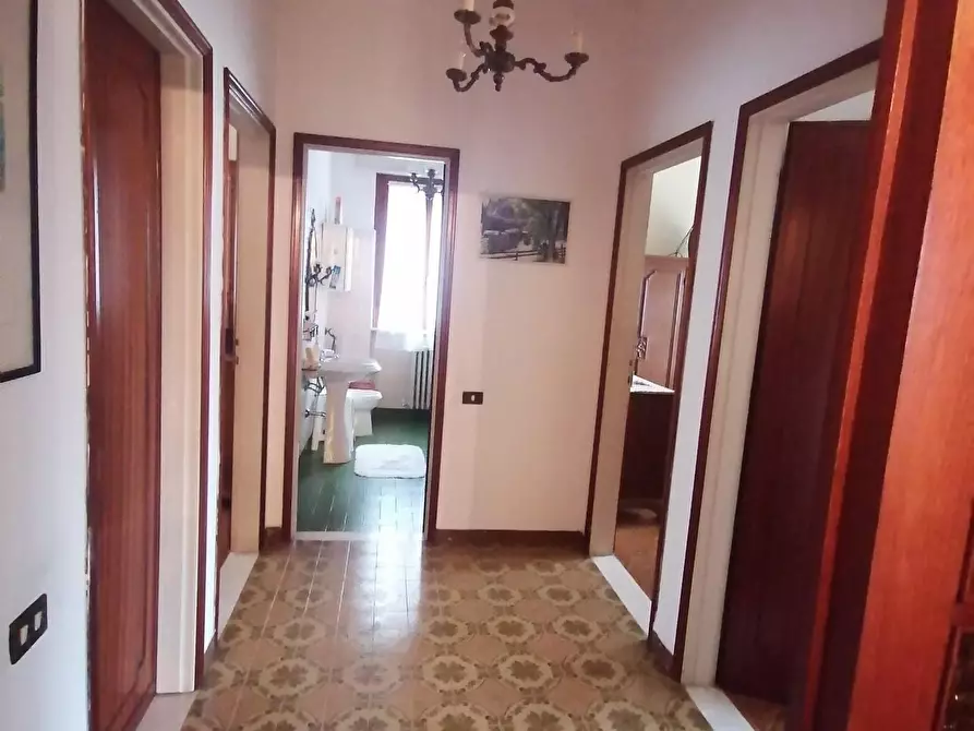 Immagine 15 di Villa in vendita  a Lucca