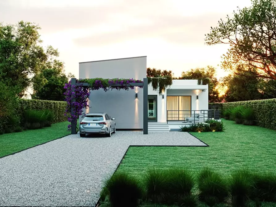 Immagine 3 di Terreno residenziale in vendita  a Montignoso