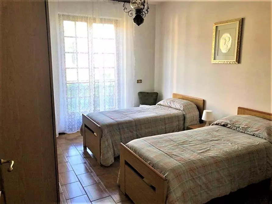 Immagine 15 di Villa in vendita  a Massa