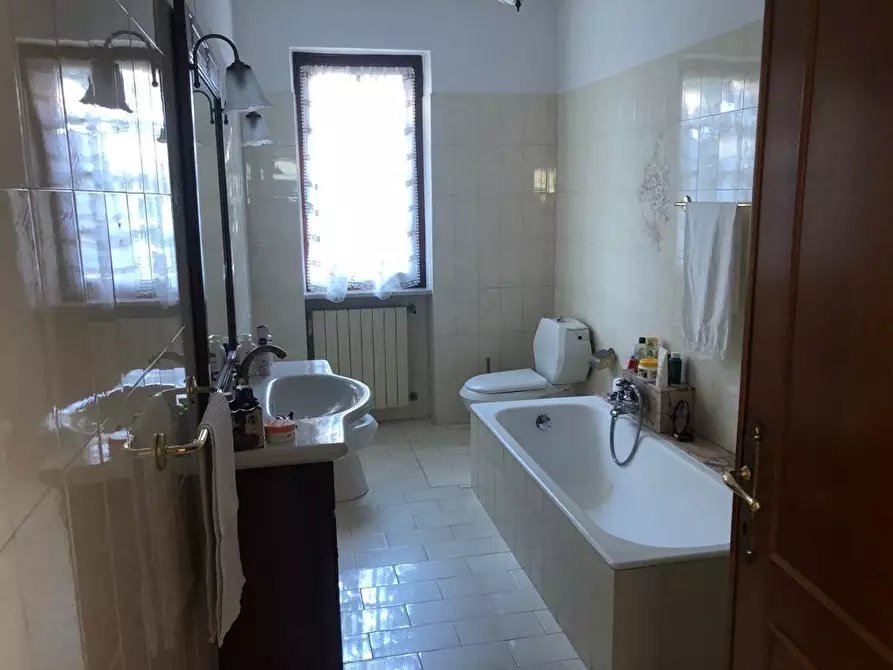 Immagine 13 di Villa in vendita  a Massa