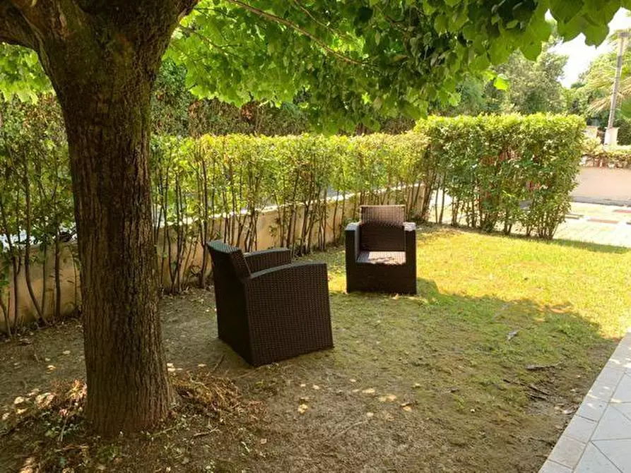 Immagine 4 di Appartamento in affitto  a Montignoso