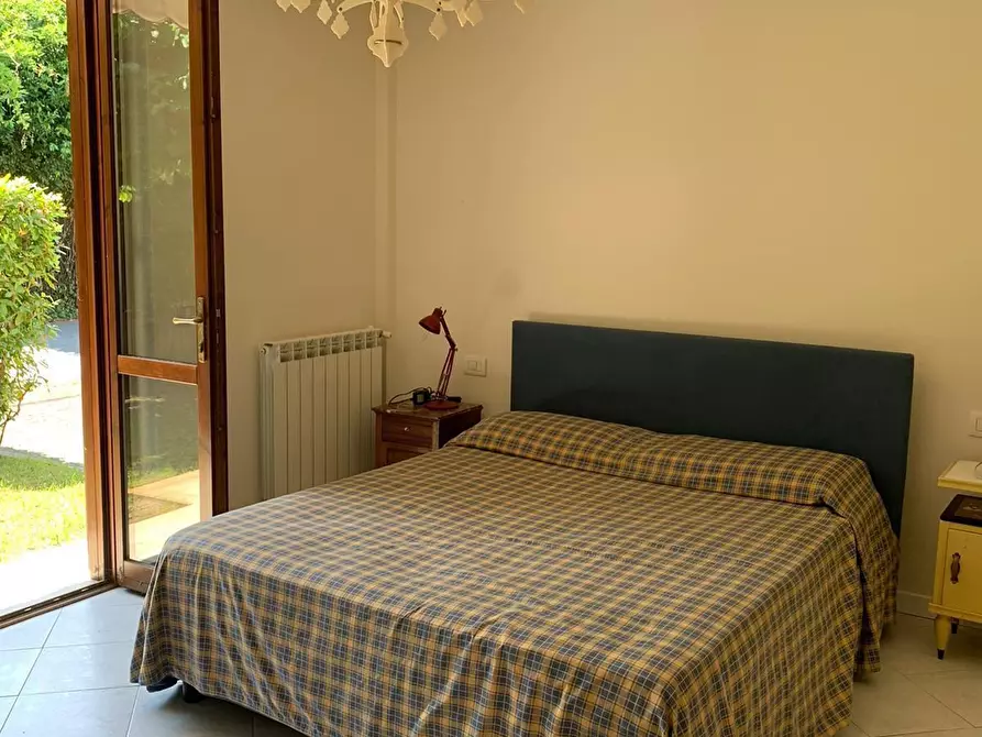 Immagine 2 di Appartamento in affitto  a Montignoso