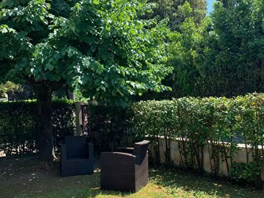 Immagine 5 di Appartamento in affitto  a Montignoso