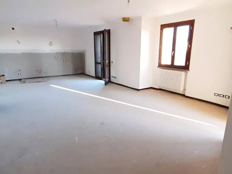 Immagine 5 di Casa trifamiliare in vendita  a Cecina