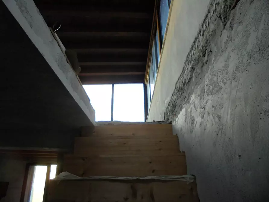 Immagine 11 di Appartamento in vendita  a Massa