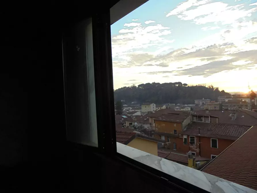 Immagine 2 di Appartamento in vendita  a Massa