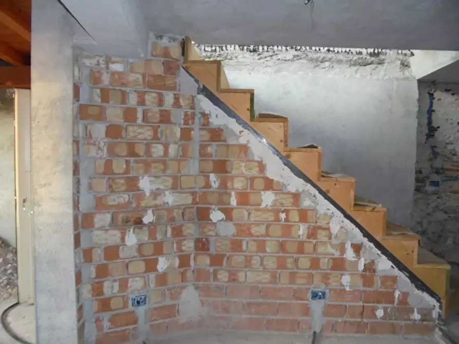 Immagine 9 di Appartamento in vendita  a Massa