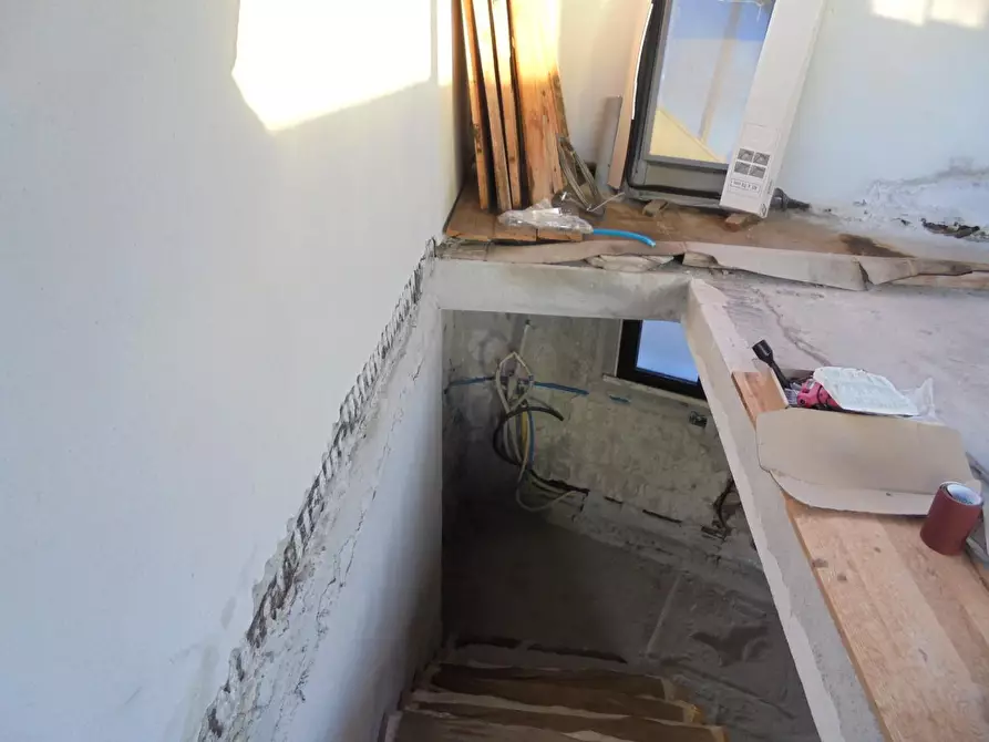 Immagine 17 di Appartamento in vendita  a Massa