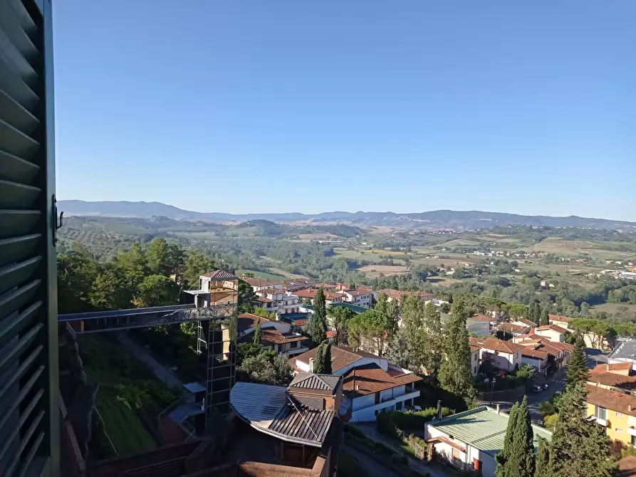 Immagine 29 di Appartamento in affitto  a Peccioli