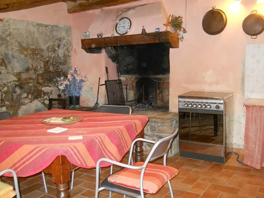 Immagine 9 di Rustico / casale in vendita  a Calci