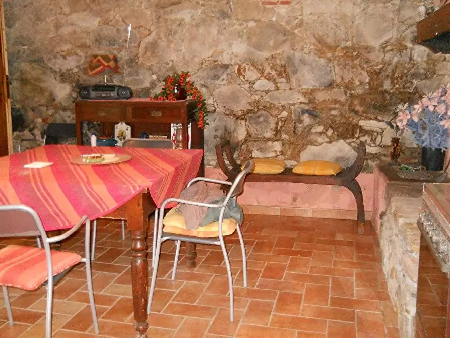 Immagine 15 di Rustico / casale in vendita  a Calci