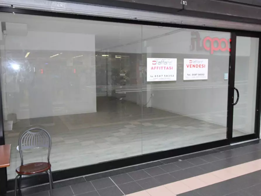 Immagine 2 di Locale commerciale in affitto  a Pontedera
