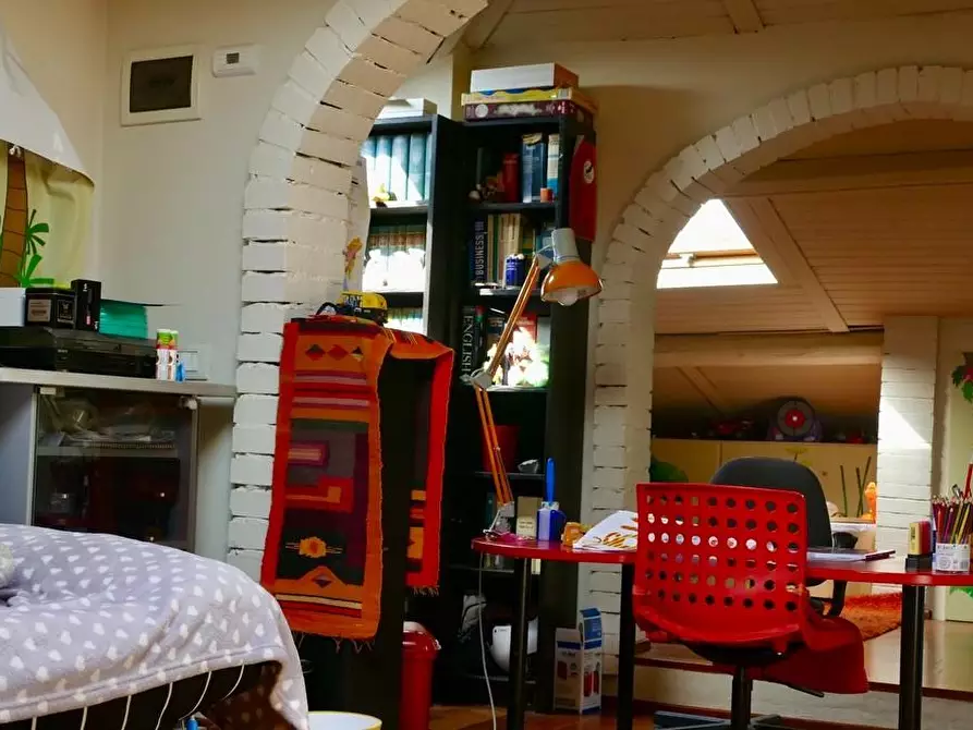 Immagine 11 di Villa in vendita  a Cascina