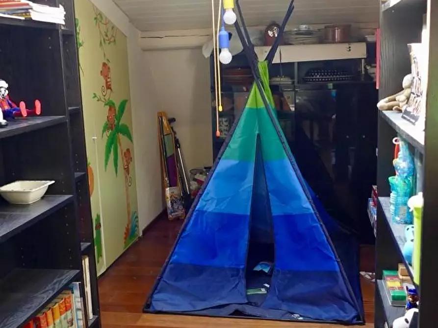 Immagine 39 di Villa in vendita  a Cascina