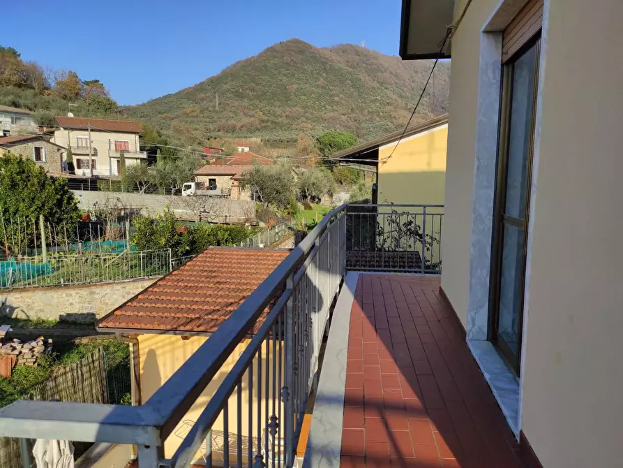 Immagine 24 di Casa bifamiliare in vendita  a Ortonovo