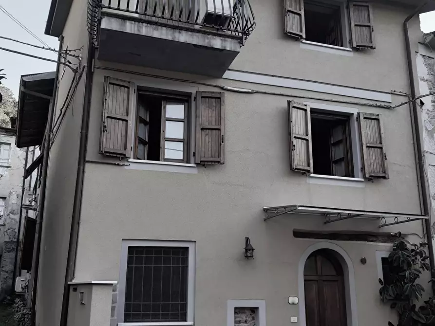 Immagine 23 di Terratetto in vendita  a Montignoso