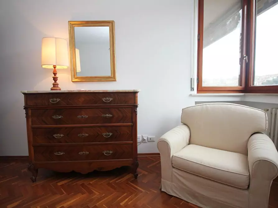 Immagine 21 di Appartamento in affitto  a Siena