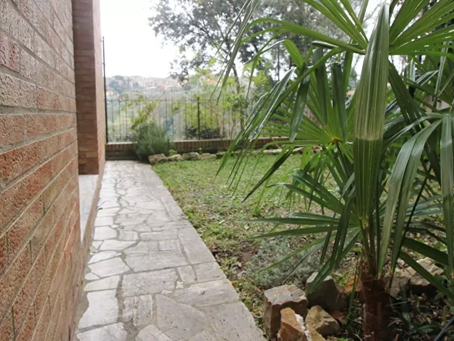 Immagine 24 di Appartamento in affitto  a Siena