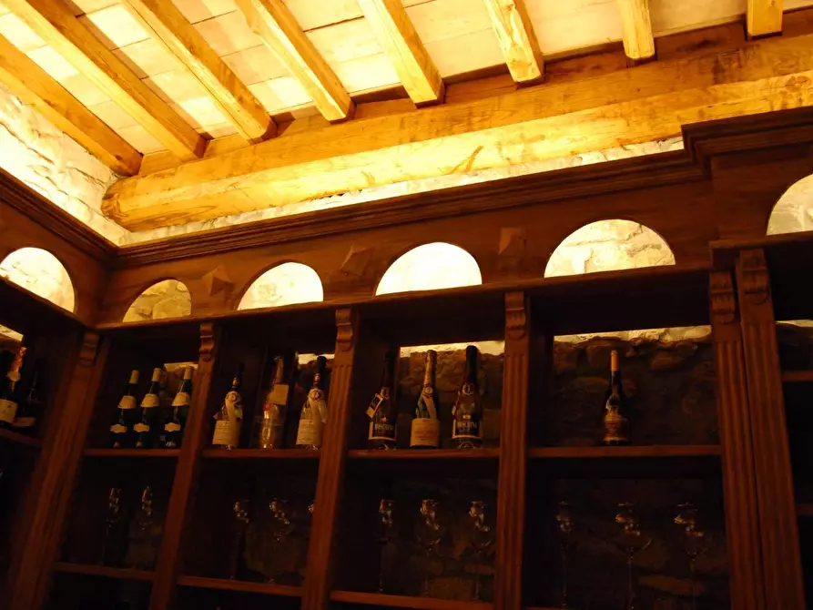 Immagine 36 di Albergo/B&B/Residence in vendita  a Villafranca In Lunigiana