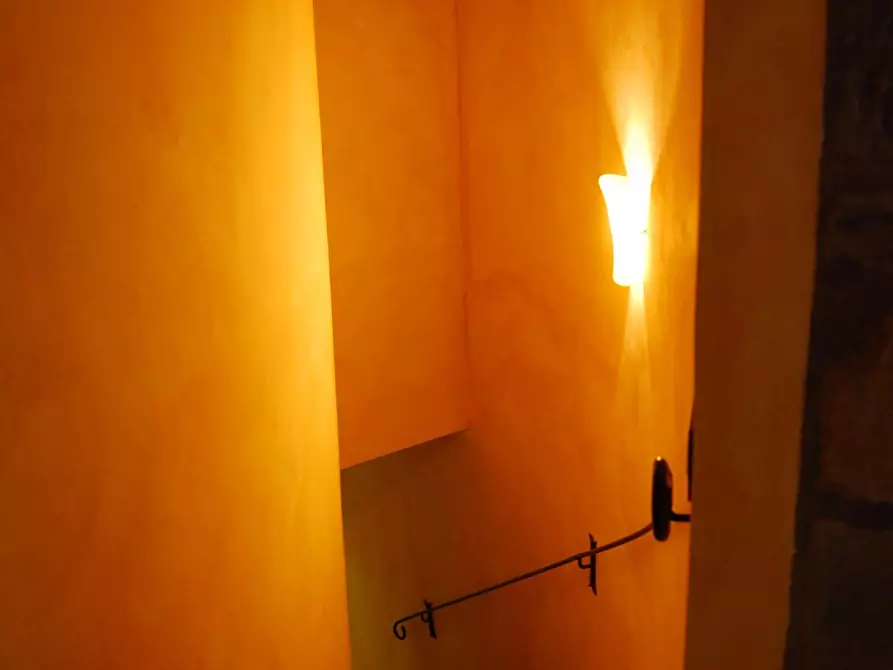 Immagine 30 di Albergo/B&B/Residence in vendita  a Villafranca In Lunigiana