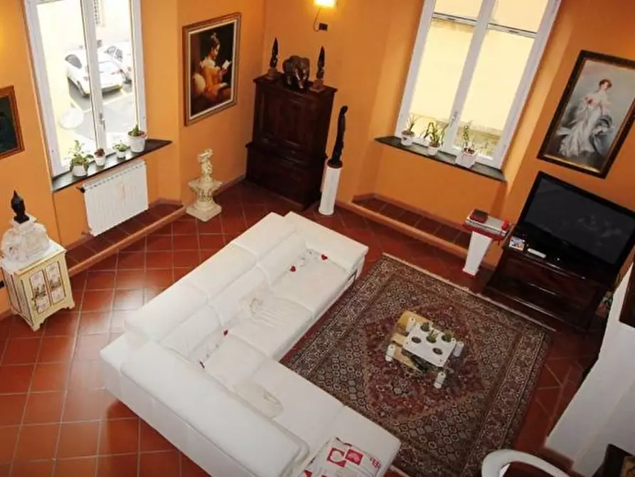 Immagine 5 di Appartamento in vendita  a Lucca