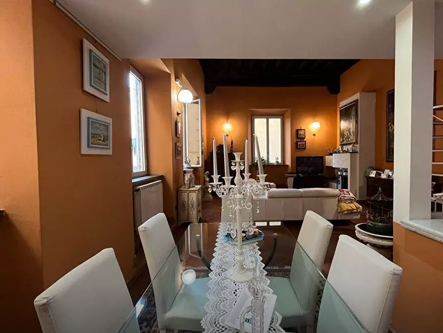 Immagine 1 di Appartamento in vendita  a Lucca