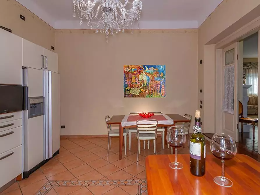 Immagine 21 di Villa in vendita  a Lucca